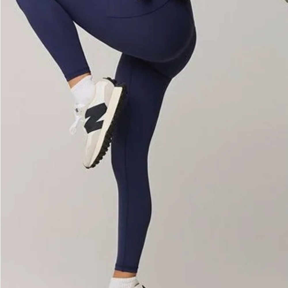 AERIE DARK NAVY BLUE OFFLINE LEGGINGS SIZE M 7/8  EUC hi rise